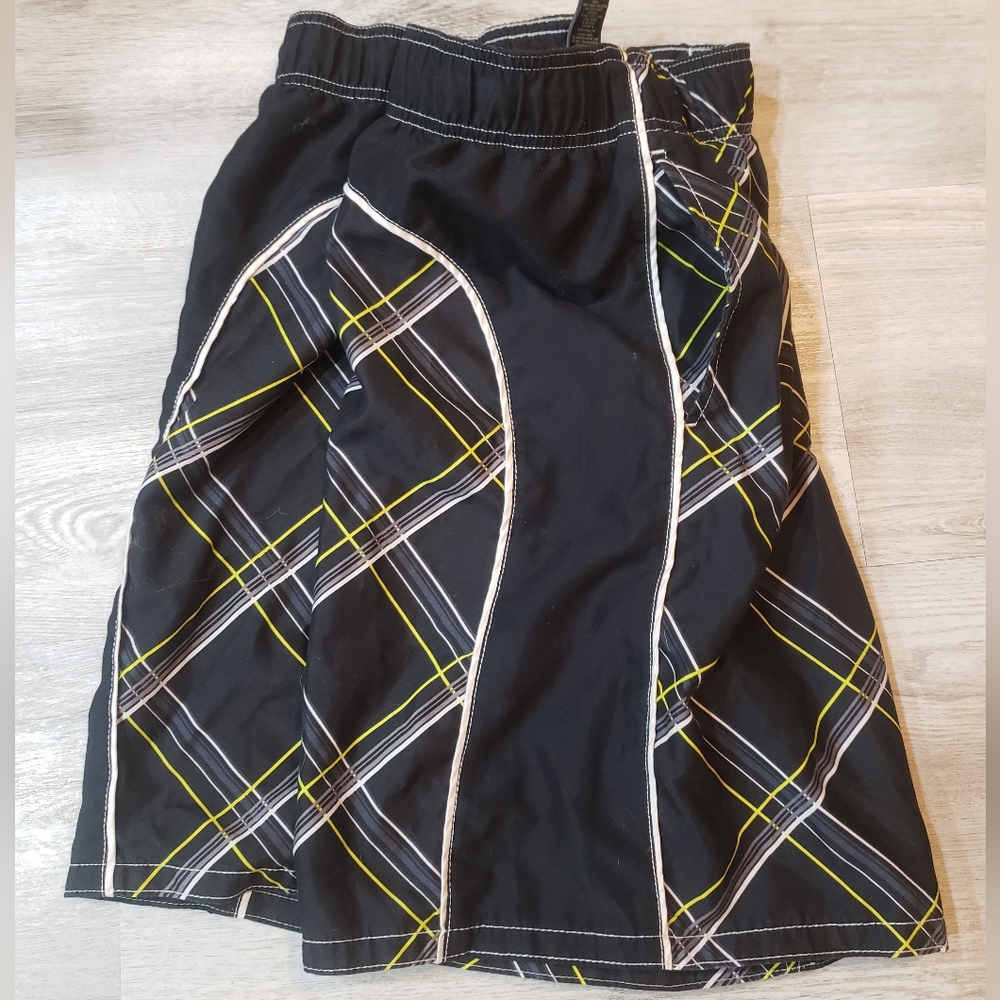 Mens op large swim trunks..Black, yellow, and white. - Picture 4 of 6